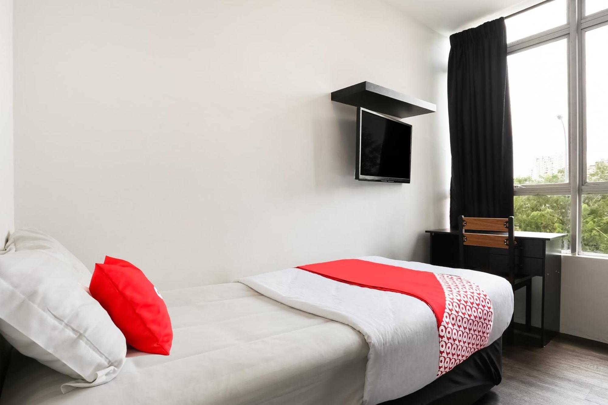 Oyo 90460 Hotel Kl2F Rest & Go Шах Алам Екстериор снимка