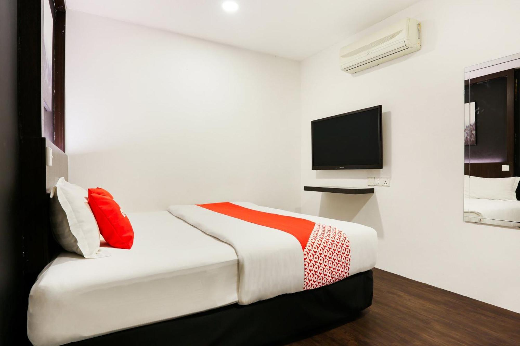 Oyo 90460 Hotel Kl2F Rest & Go Шах Алам Екстериор снимка