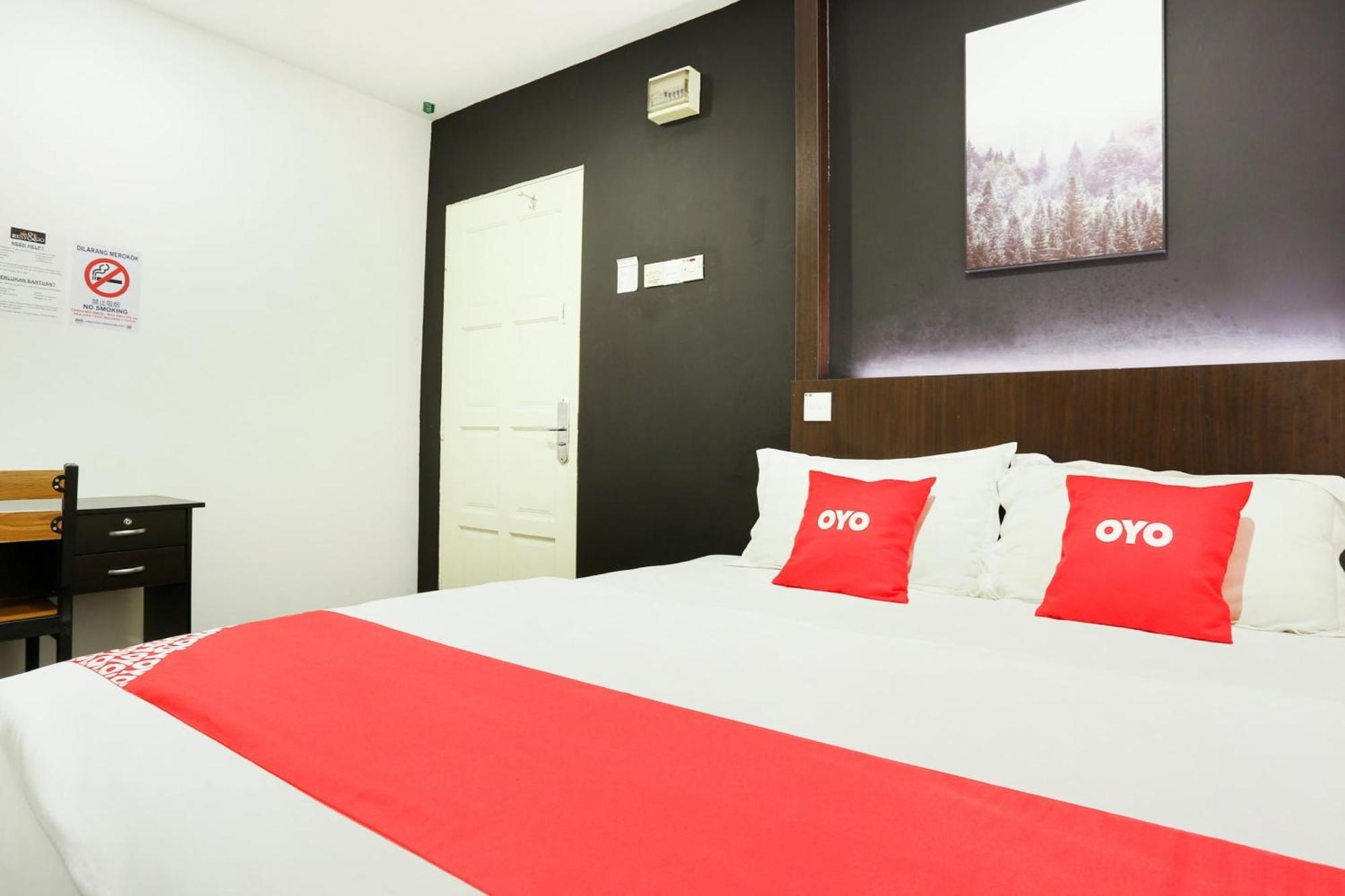 Oyo 90460 Hotel Kl2F Rest & Go Шах Алам Екстериор снимка