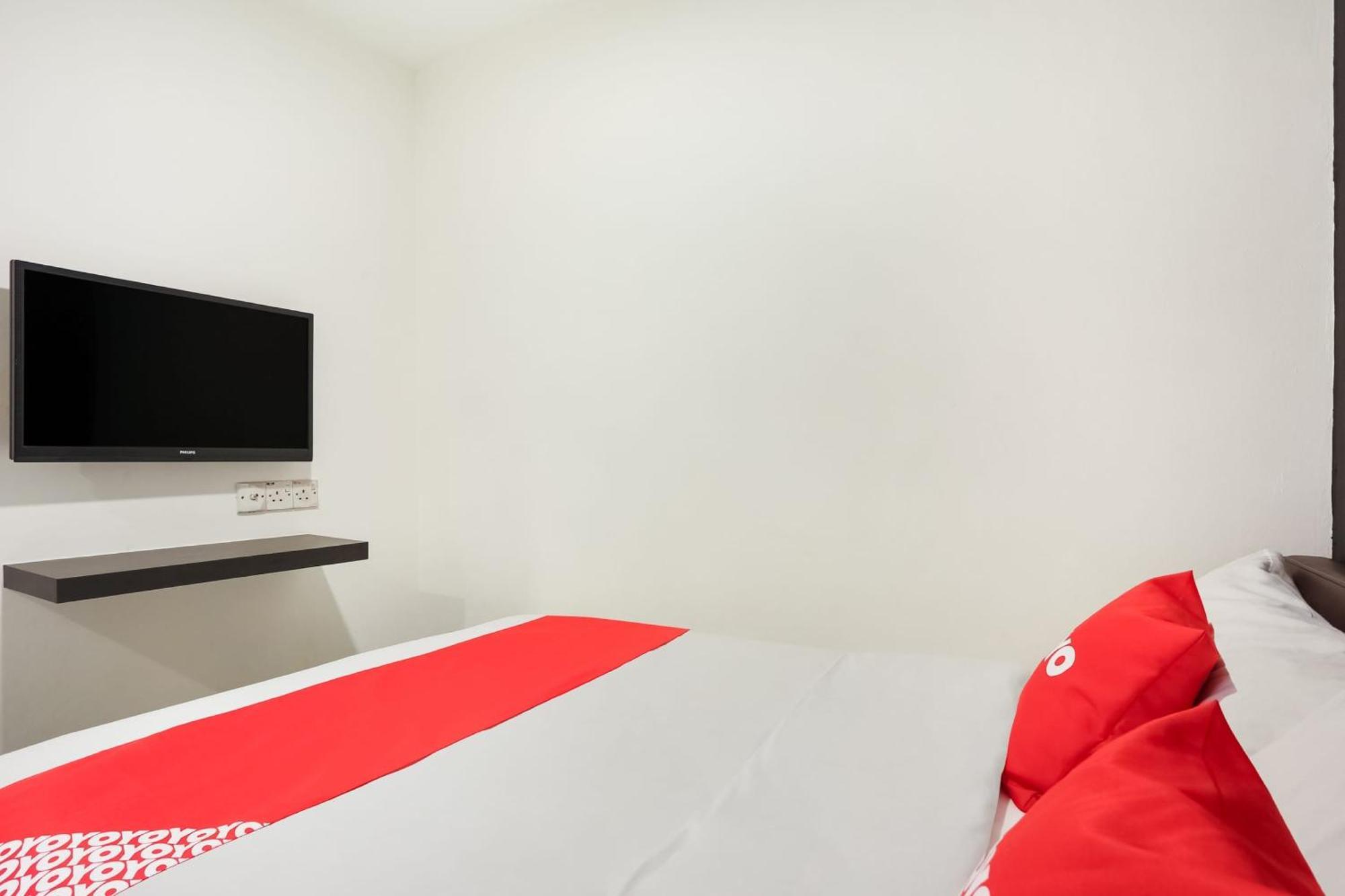 Oyo 90460 Hotel Kl2F Rest & Go Шах Алам Екстериор снимка