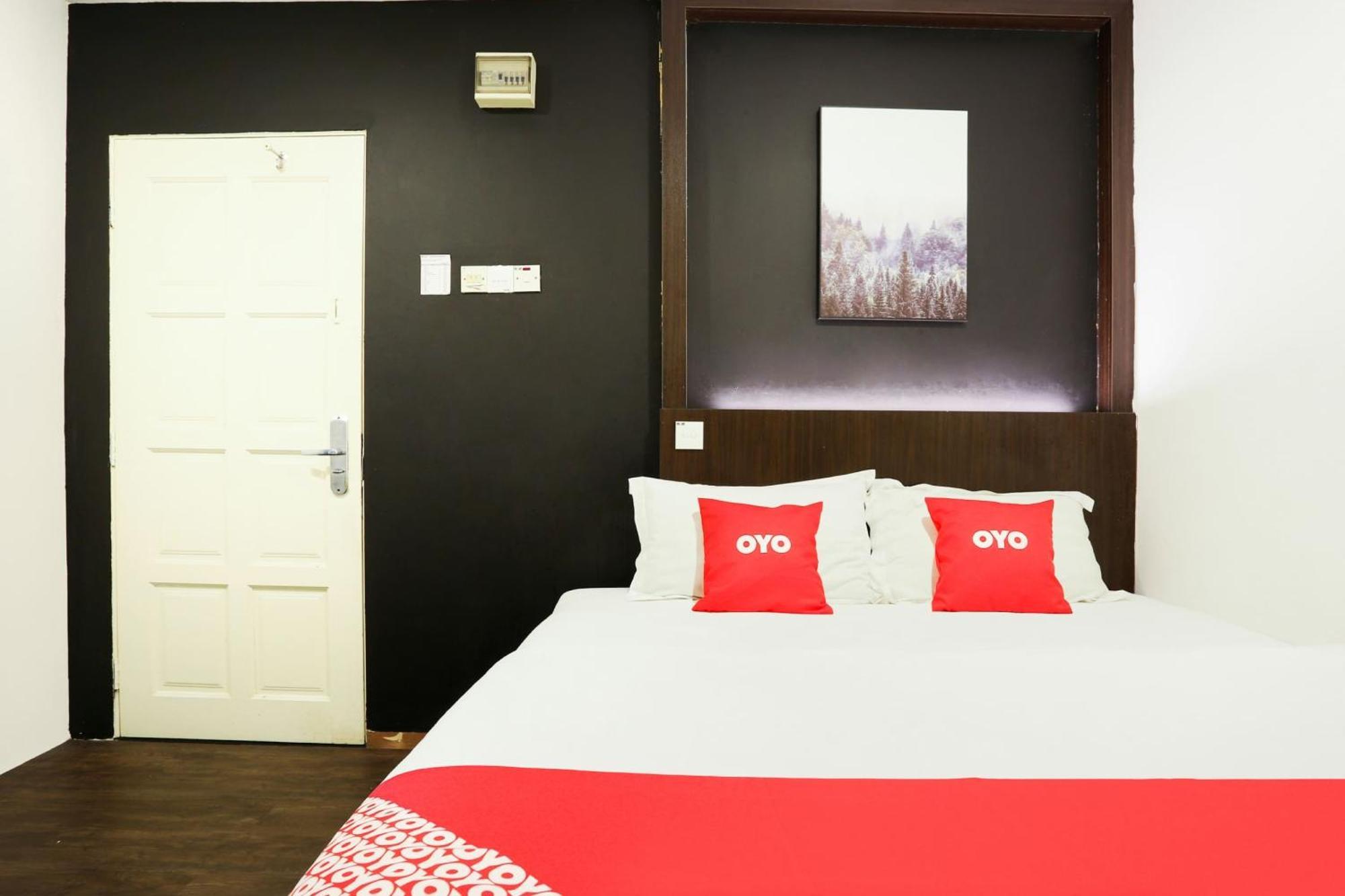 Oyo 90460 Hotel Kl2F Rest & Go Шах Алам Екстериор снимка