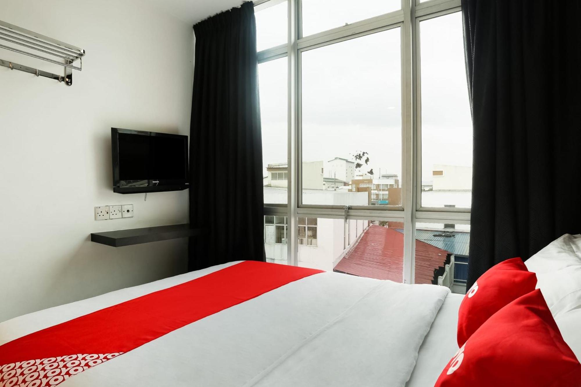 Oyo 90460 Hotel Kl2F Rest & Go Шах Алам Екстериор снимка
