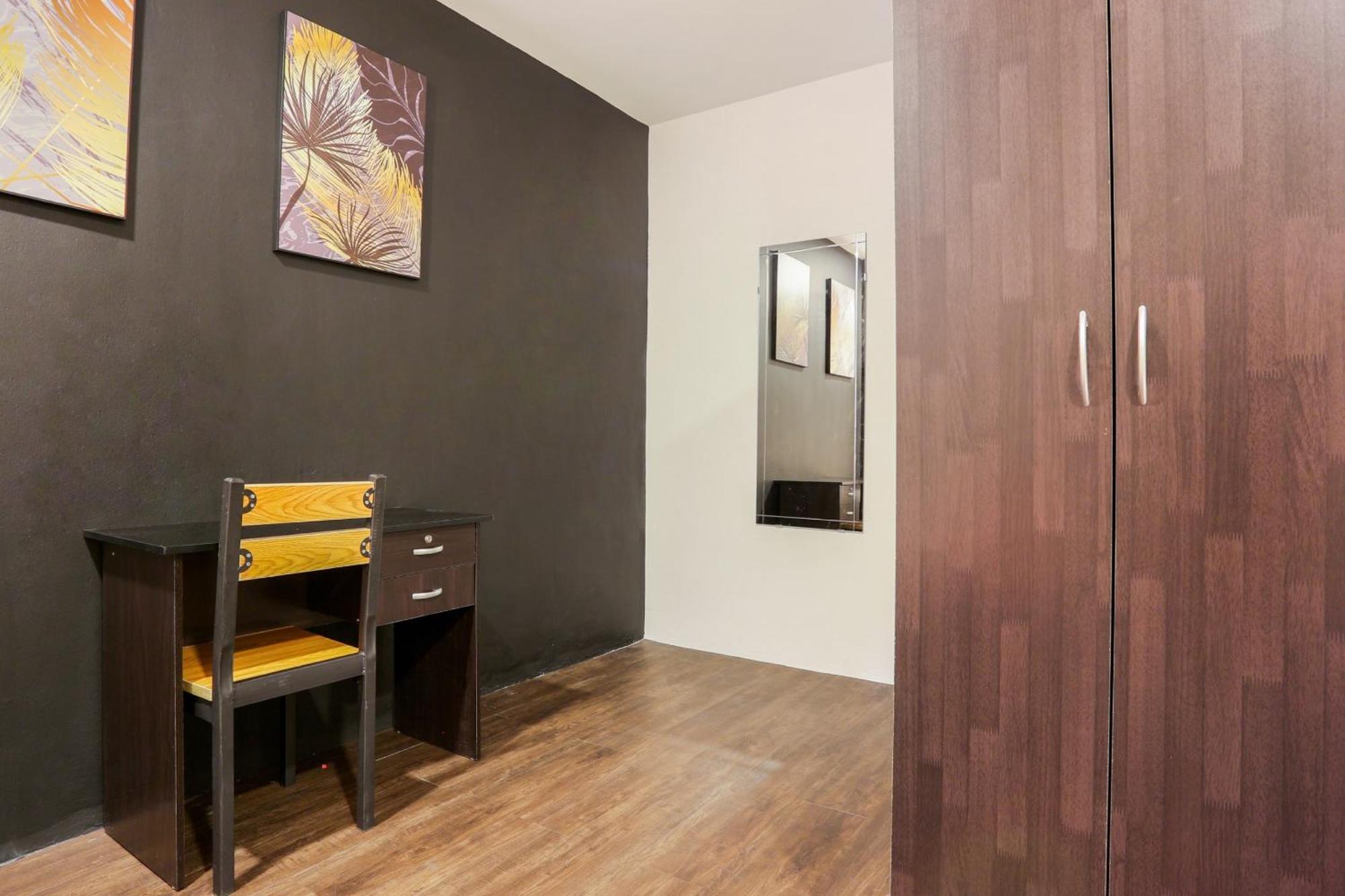 Oyo 90460 Hotel Kl2F Rest & Go Шах Алам Екстериор снимка