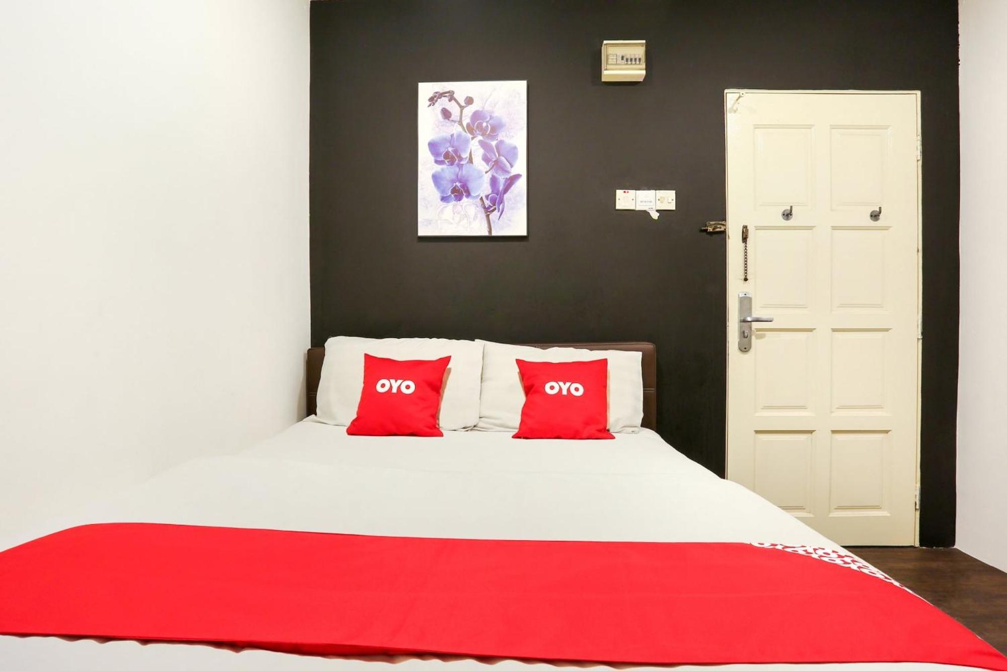 Oyo 90460 Hotel Kl2F Rest & Go Шах Алам Екстериор снимка