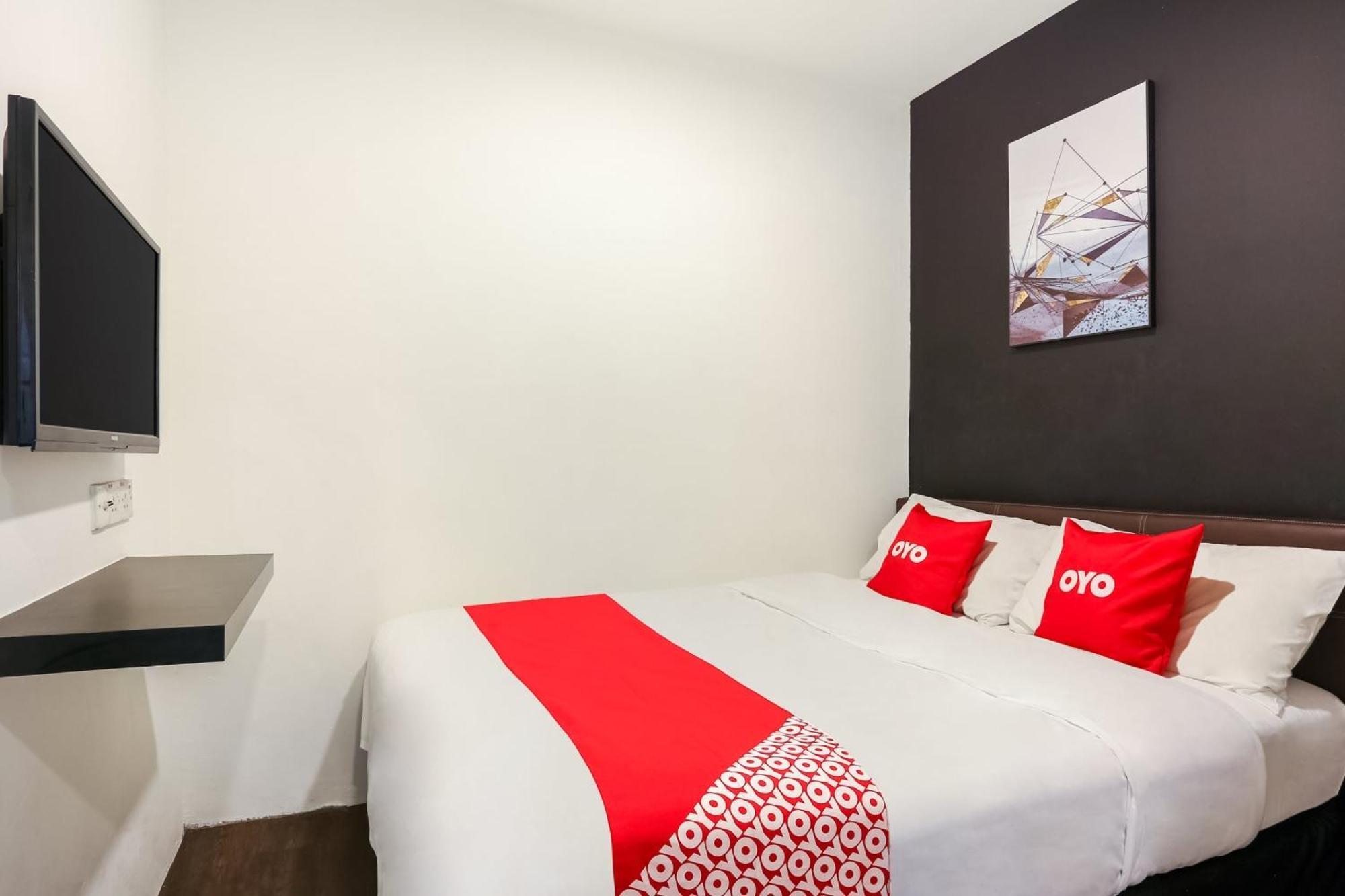 Oyo 90460 Hotel Kl2F Rest & Go Шах Алам Екстериор снимка