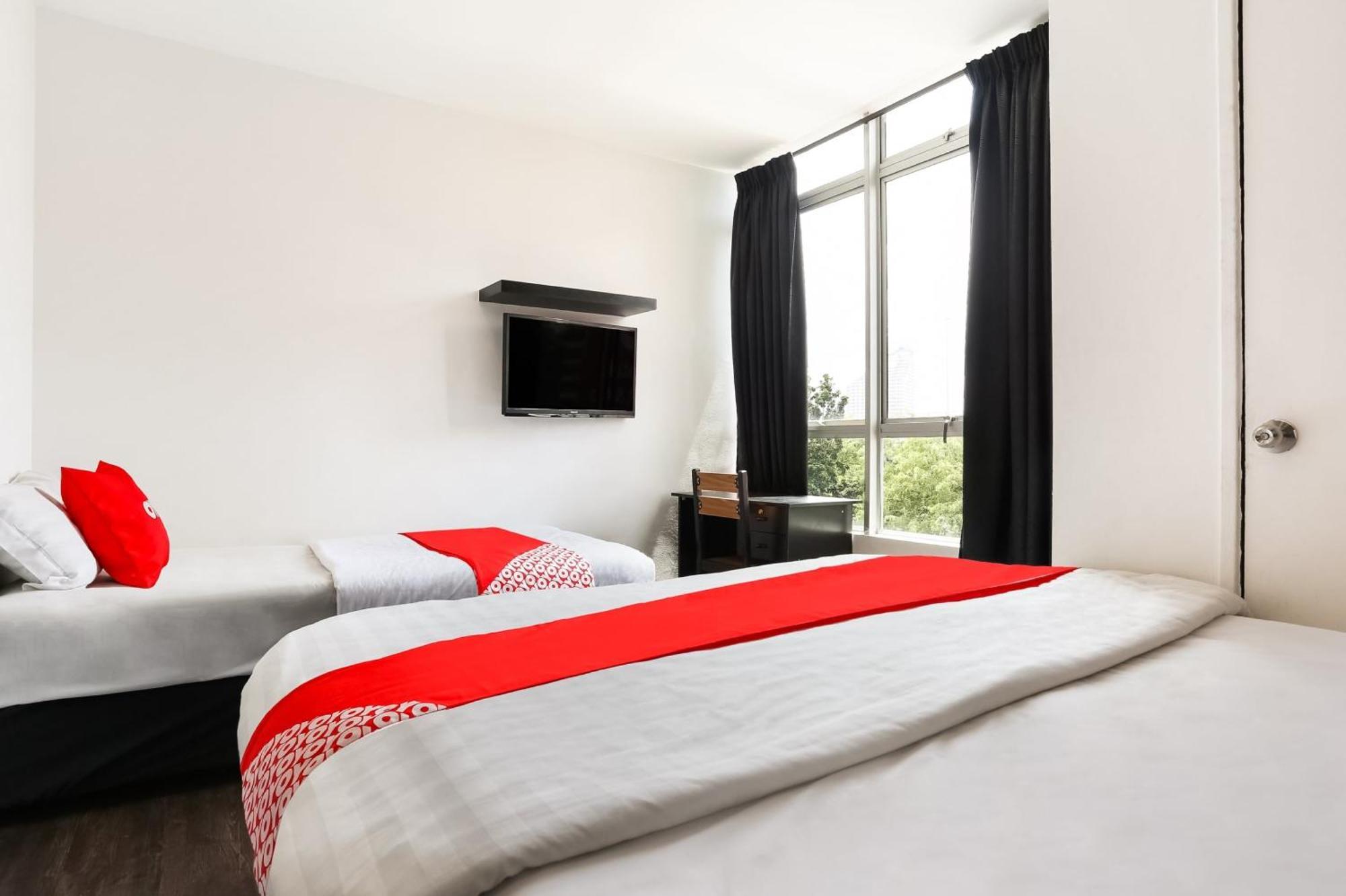 Oyo 90460 Hotel Kl2F Rest & Go Шах Алам Екстериор снимка