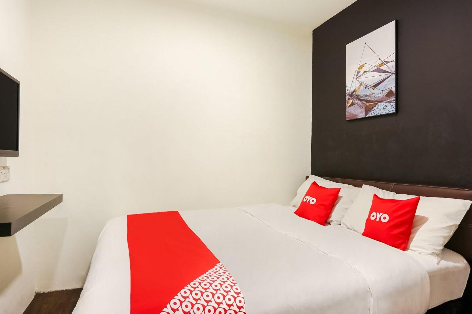 Oyo 90460 Hotel Kl2F Rest & Go Шах Алам Екстериор снимка