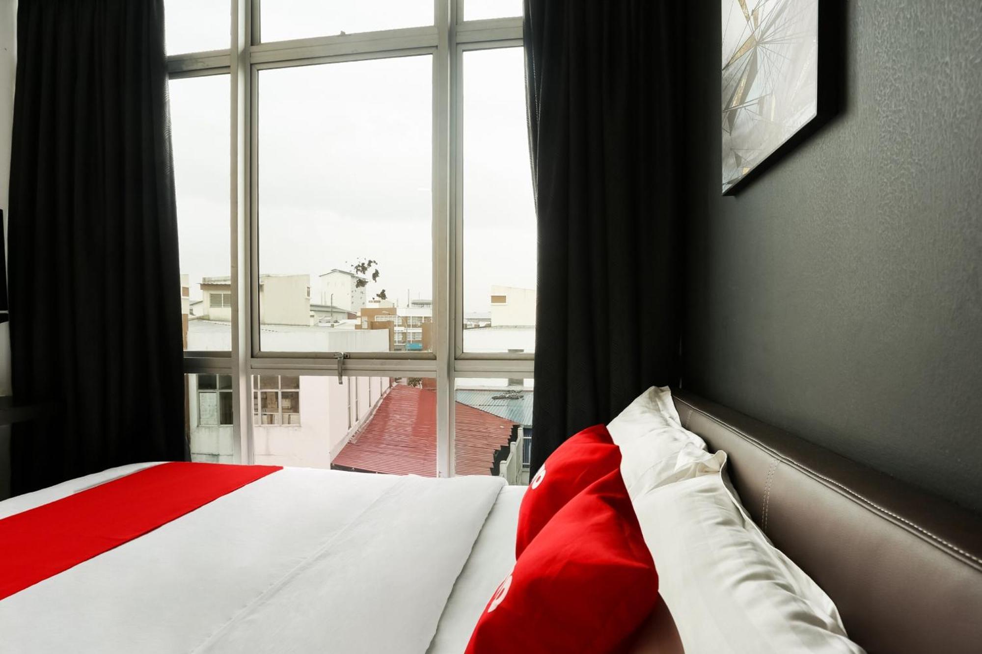 Oyo 90460 Hotel Kl2F Rest & Go Шах Алам Екстериор снимка