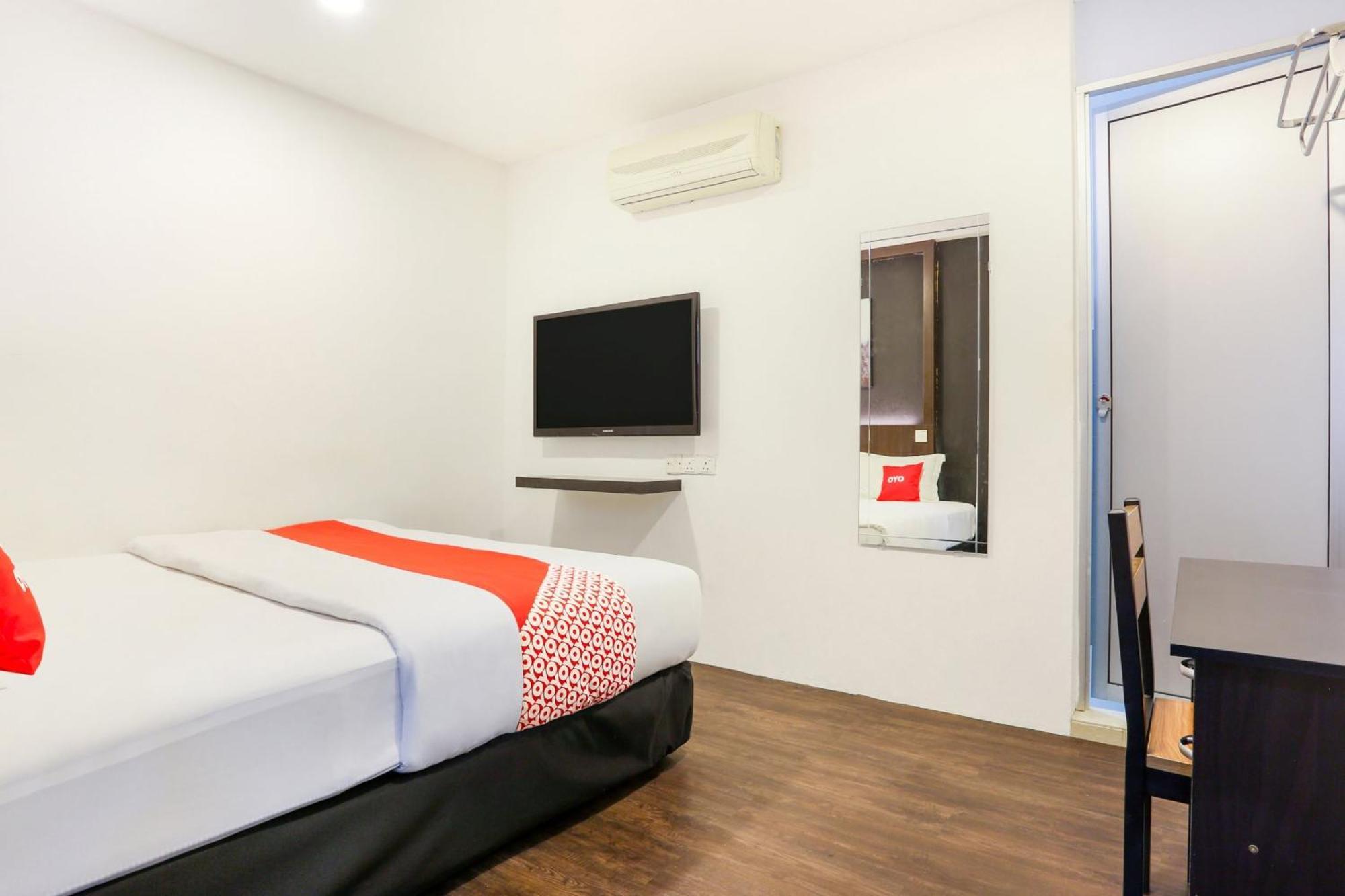 Oyo 90460 Hotel Kl2F Rest & Go Шах Алам Екстериор снимка