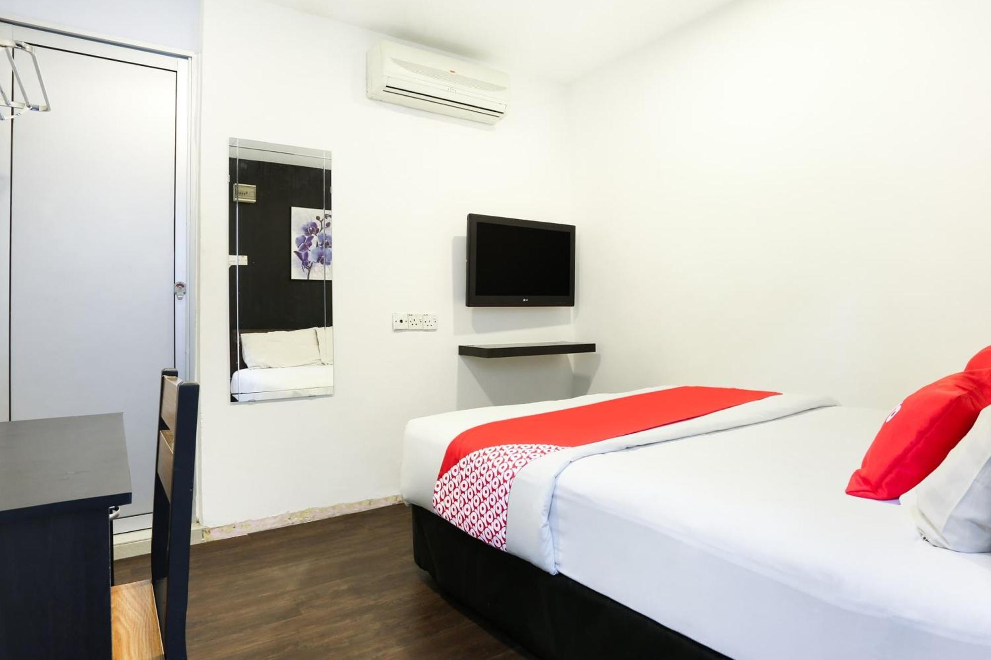 Oyo 90460 Hotel Kl2F Rest & Go Шах Алам Екстериор снимка