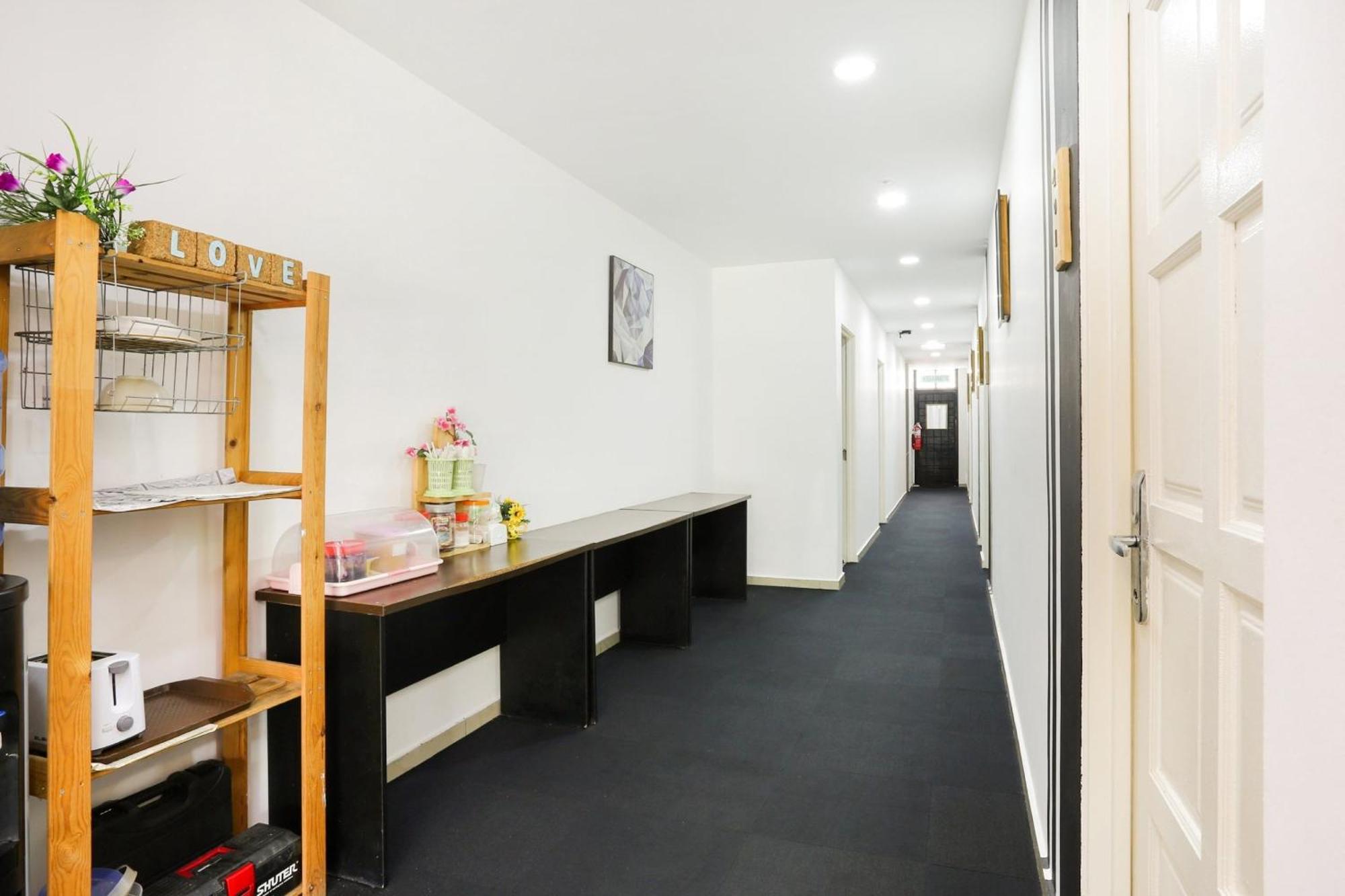 Oyo 90460 Hotel Kl2F Rest & Go Шах Алам Екстериор снимка